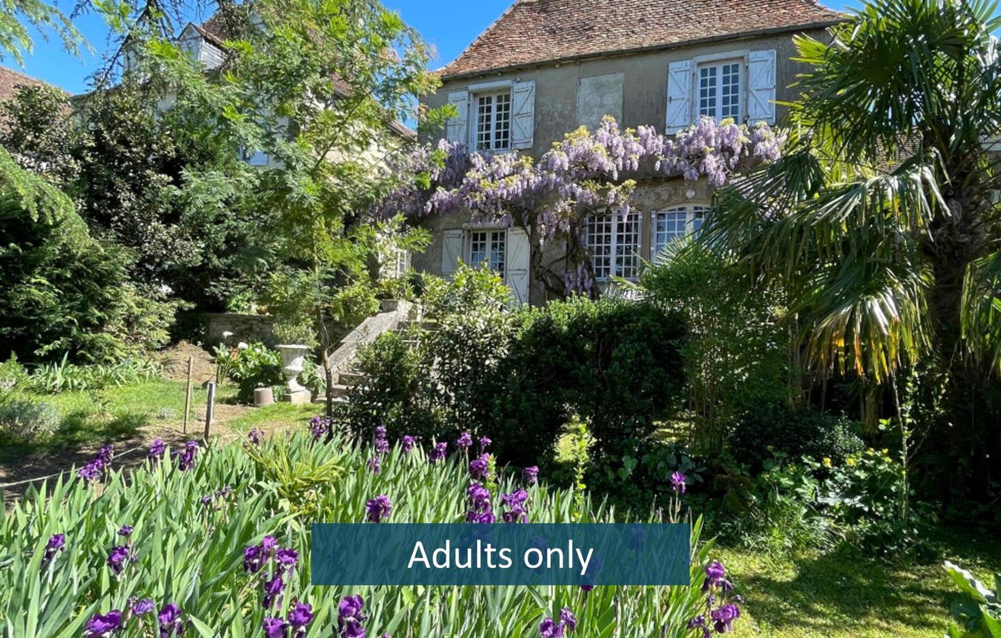 오르테즈 Jardin Des Remparts B&B 외부 사진